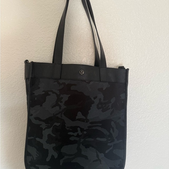 Lululemon Now and Always Tote *15L - Picture 2 of 8